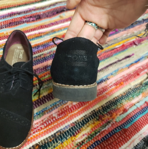 Shoes - Picture 7 of 8